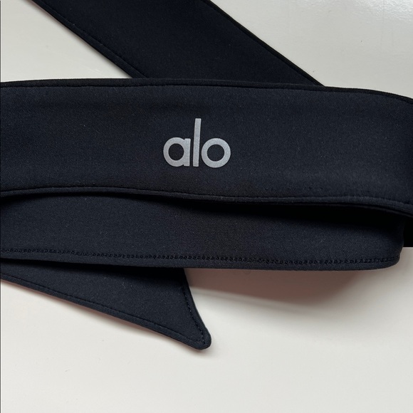 ALO Yoga Black Hairband - Picture 2 of 5